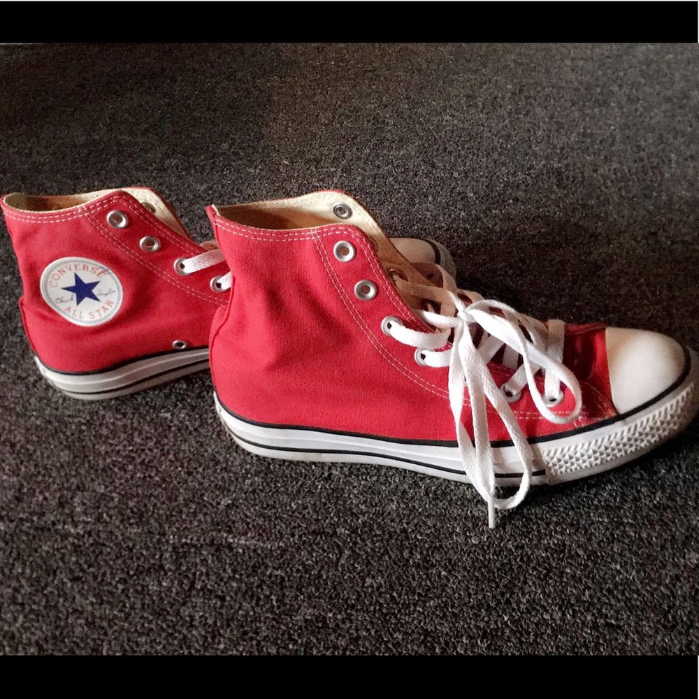 Women’s size 8 high top converse